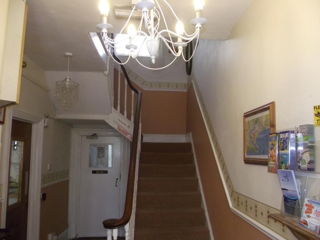 Beaufort Guesthouse Веймут Екстер'єр фото